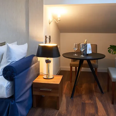 Nobilton Otel 3*
